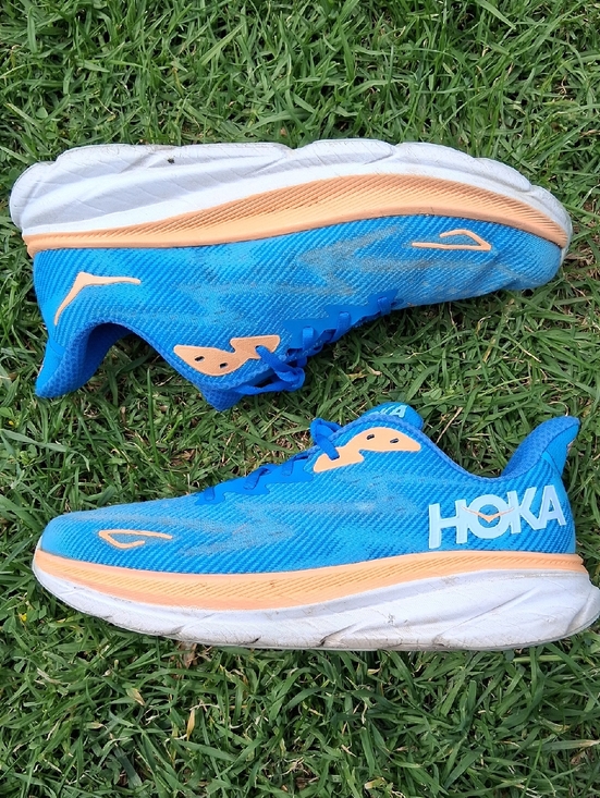 Hoka Other - Hoka  Clifton 9  Sneakers in Blue and Orange